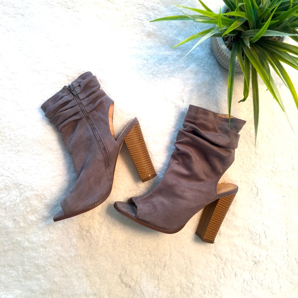 Lulu*s slouchy suede grey heels